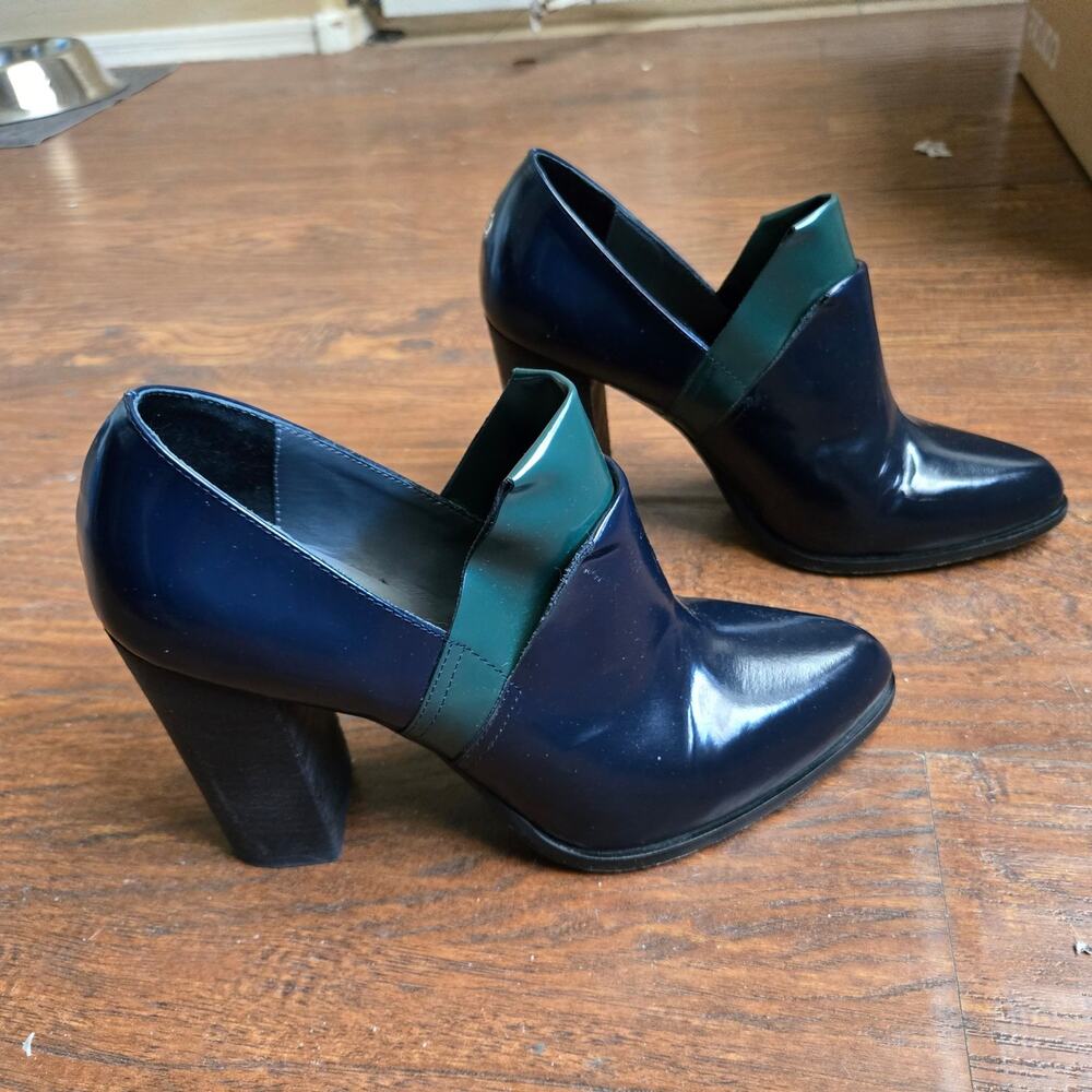 AMANDA GREGORY sz 7.5  (38) blue green two Tone High Vamp block heels Pump